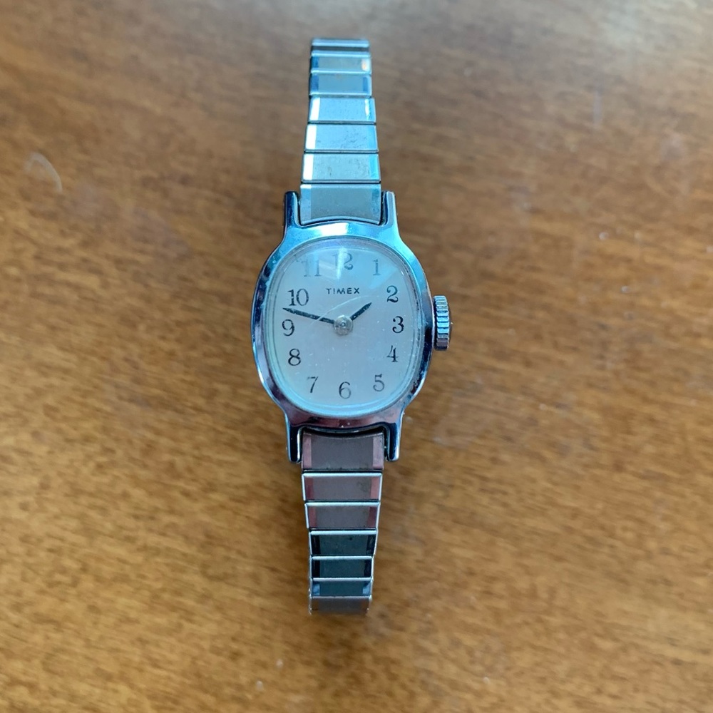Vintage Timex Silver Tone Expansion Band Wind Up Watch